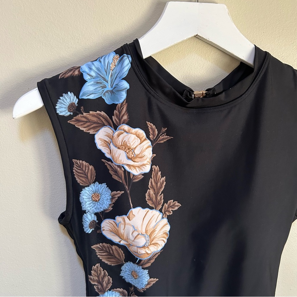 Seafolly NEW Black Garden Party Cap-Sleeve One Piece Swimsuit in size 💙🤍🖤💙🌊🌊🌊 - Picture 5 of 13